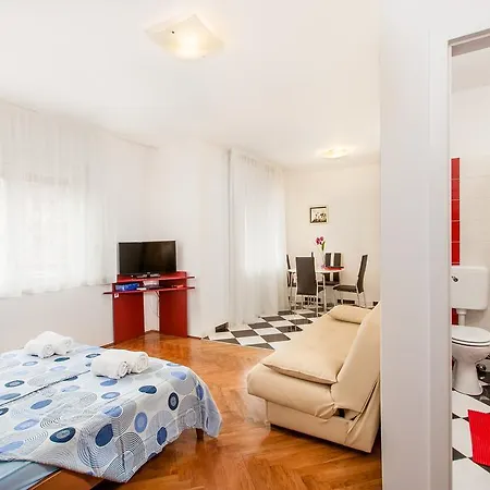 Апартаменти Petra Спліт