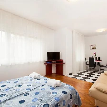 Apartment Petra *